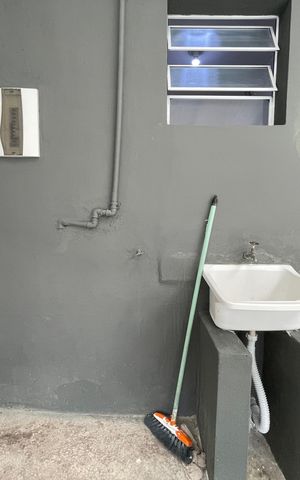 Casa à venda com 250m², 2 quartos e 4 vagas Casa à venda com 250m², 2 quartos e 4 vagasÁrea de Serviço