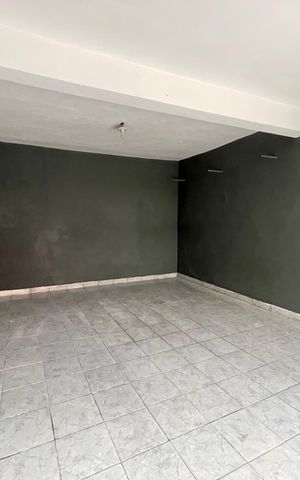 Casa à venda com 250m², 2 quartos e 4 vagas Casa à venda com 250m², 2 quartos e 4 vagasGaragem