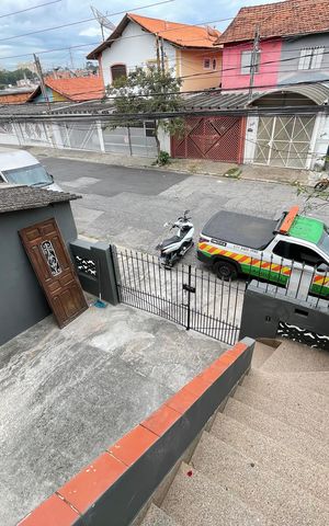 Casa à venda com 250m², 2 quartos e 4 vagas Casa à venda com 250m², 2 quartos e 4 vagasQuintal