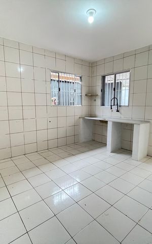 Casa à venda com 250m², 2 quartos e 4 vagas Casa à venda com 250m², 2 quartos e 4 vagasCozinha