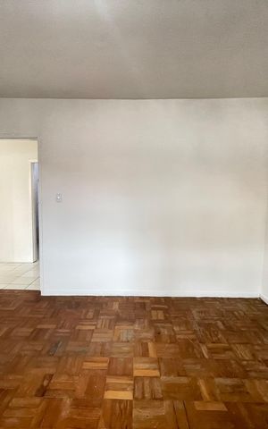 Casa à venda com 250m², 2 quartos e 4 vagas Casa à venda com 250m², 2 quartos e 4 vagasQuarto 1