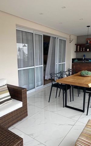 Apartamento à venda com 127m², 3 quartos e 3 vagas Apartamento à venda com 127m², 3 quartos e 3 vagasVaranda gourmet