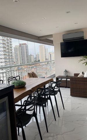 Apartamento à venda com 127m², 3 quartos e 3 vagas Apartamento à venda com 127m², 3 quartos e 3 vagasVaranda gourmet