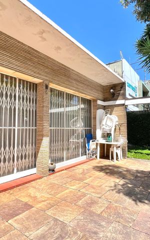 Casa para alugar com 250m², 3 quartos e 6 vagas Casa para alugar com 250m², 3 quartos e 6 vagasVaranda