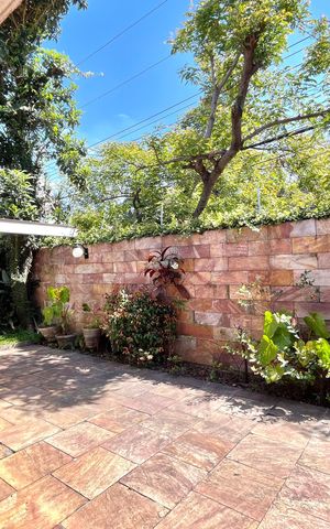 Casa para alugar com 250m², 3 quartos e 6 vagas Casa para alugar com 250m², 3 quartos e 6 vagasVaranda