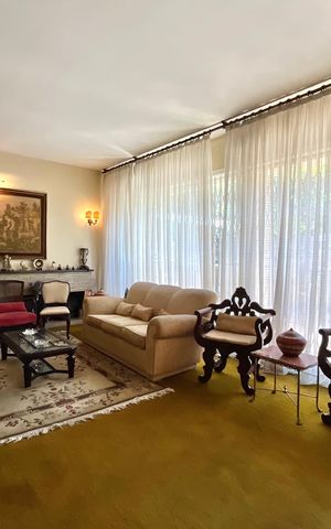 Casa para alugar com 250m², 3 quartos e 6 vagas Casa para alugar com 250m², 3 quartos e 6 vagasSala