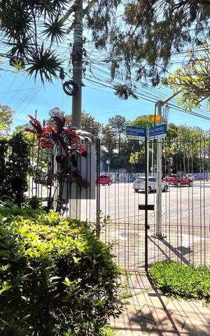 Casa para alugar com 250m², 3 quartos e 6 vagas Casa para alugar com 250m², 3 quartos e 6 vagasJardim