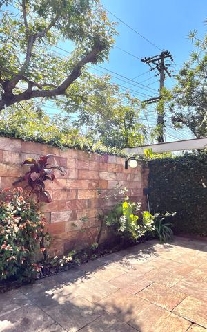 Casa para alugar com 250m², 3 quartos e 6 vagas Casa para alugar com 250m², 3 quartos e 6 vagasVaranda