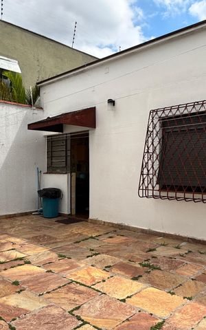 Casa para alugar com 250m², 3 quartos e 6 vagas Casa para alugar com 250m², 3 quartos e 6 vagasQuintal
