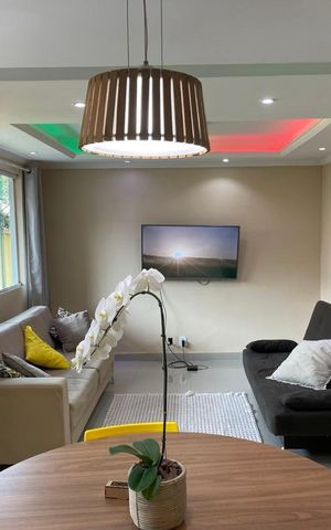 Casa de condomínio à venda com 120m², 4 quartos e 2 vagas Casa de condomínio à venda com 120m², 4 quartos e 2 vagasSala