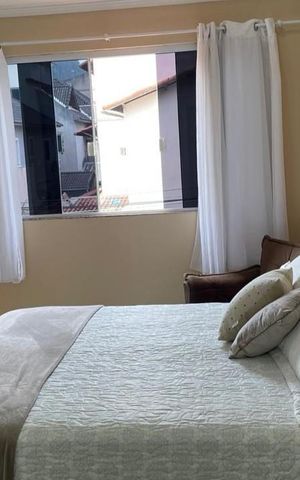 Casa de condomínio à venda com 120m², 4 quartos e 2 vagas Casa de condomínio à venda com 120m², 4 quartos e 2 vagasSuíte