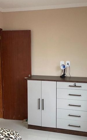 Casa de condomínio à venda com 120m², 4 quartos e 2 vagas Casa de condomínio à venda com 120m², 4 quartos e 2 vagasQuarto 1