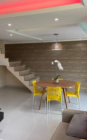 Casa de condomínio à venda com 120m², 4 quartos e 2 vagas Casa de condomínio à venda com 120m², 4 quartos e 2 vagasSala