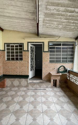Casa para alugar com 80m², 2 quartos e 1 vaga Casa para alugar com 80m², 2 quartos e 1 vagaQuintal