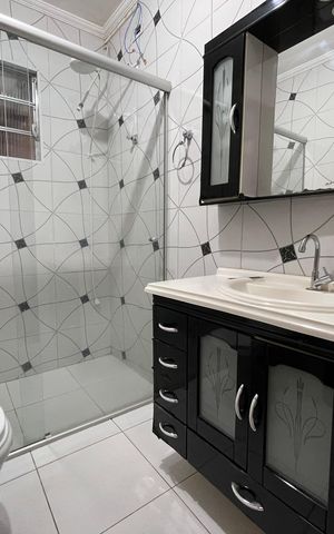 Casa para alugar com 80m², 2 quartos e 1 vaga Casa para alugar com 80m², 2 quartos e 1 vagaBanheiro