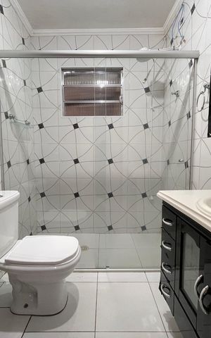 Casa para alugar com 80m², 2 quartos e 1 vaga Casa para alugar com 80m², 2 quartos e 1 vagaBanheiro