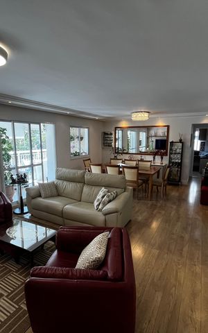 Apartamento à venda com 126m², 3 quartos e 2 vagas Apartamento à venda com 126m², 3 quartos e 2 vagasSala