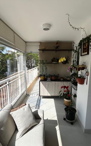 Apartamento à venda com 126m², 3 quartos e 2 vagas Apartamento à venda com 126m², 3 quartos e 2 vagasVaranda da Sala