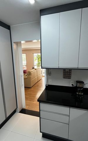 Apartamento à venda com 126m², 3 quartos e 2 vagas Apartamento à venda com 126m², 3 quartos e 2 vagasCozinha