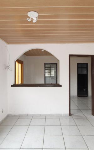 Casa à venda com 212m², 3 quartos e 3 vagasSala