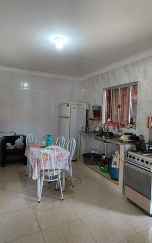 Casa à venda com 373m², 10 quartos e 2 vagas Casa à venda com 373m², 10 quartos e 2 vagasCozinha - Torneira