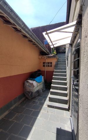 Casa à venda com 373m², 10 quartos e 2 vagas Casa à venda com 373m², 10 quartos e 2 vagasQuintal