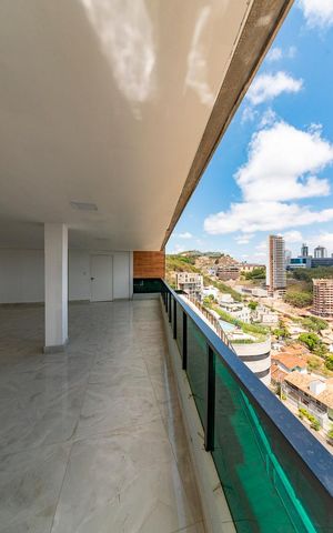 Apartamento à venda com 240m², 4 quartos e 4 vagasVaranda
