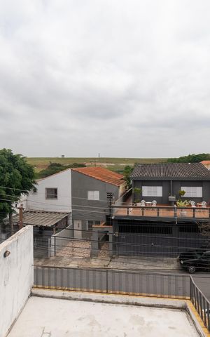 Casa à venda com 370m², 5 quartos e 3 vagas Casa à venda com 370m², 5 quartos e 3 vagasVista da Sala de estar