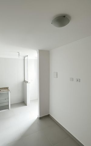 Studio para alugar com 32m², 1 quarto e sem vaga Studio para alugar com 32m², 1 quarto e sem vagaSala/Cozinha