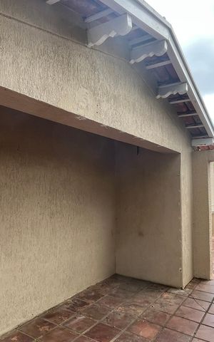 Casa à venda com 230m², 2 quartos e 3 vagas