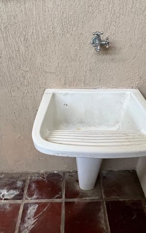 Casa à venda com 230m², 2 quartos e 3 vagas