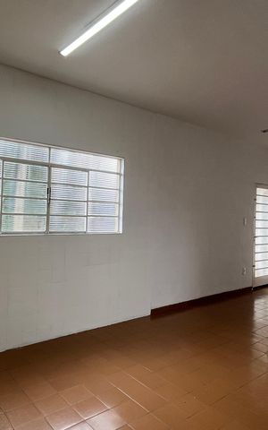 Casa à venda com 230m², 2 quartos e 3 vagas