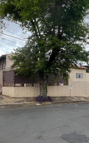 Casa à venda com 230m², 2 quartos e 3 vagas