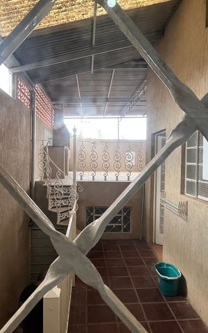 Casa à venda com 230m², 2 quartos e 3 vagas