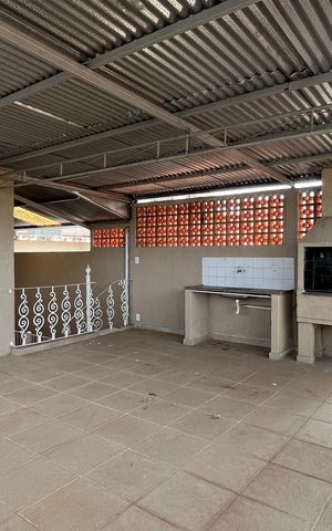 Casa à venda com 230m², 2 quartos e 3 vagas