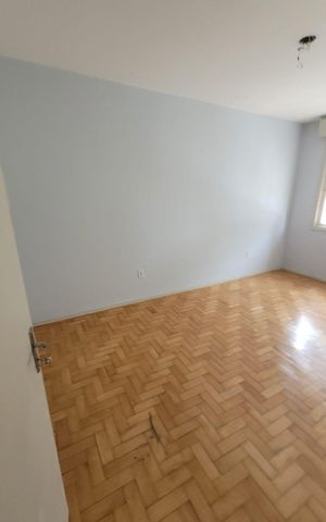 Apartamento para alugar com 76m², 2 quartos e sem vaga