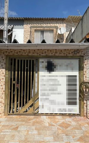 Casa à venda com 122m², 3 quartos e 1 vaga Casa à venda com 122m², 3 quartos e 1 vagaFachada