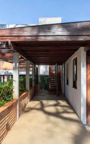 Casa à venda com 625m², 4 quartos e 4 vagas Casa à venda com 625m², 4 quartos e 4 vagasCorredor