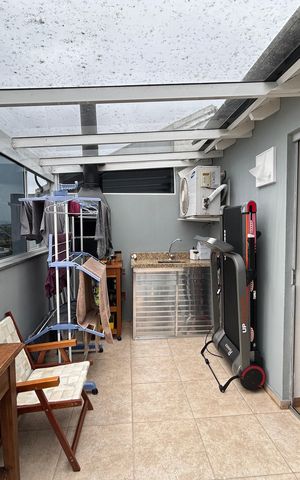 Casa à venda com 150m², 4 quartos e 2 vagas Casa à venda com 150m², 4 quartos e 2 vagasSacada