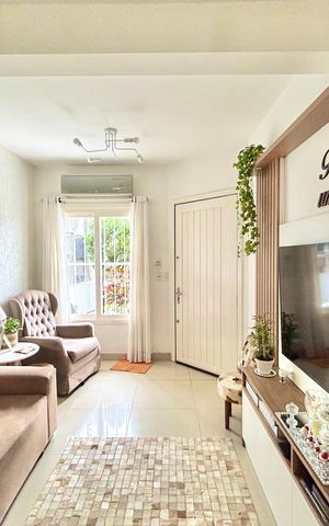Casa à venda com 150m², 4 quartos e 2 vagas Casa à venda com 150m², 4 quartos e 2 vagasSala