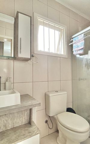 Casa à venda com 150m², 4 quartos e 2 vagas Casa à venda com 150m², 4 quartos e 2 vagasBanheiro Social