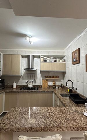 Casa à venda com 150m², 4 quartos e 2 vagas Casa à venda com 150m², 4 quartos e 2 vagasCozinha