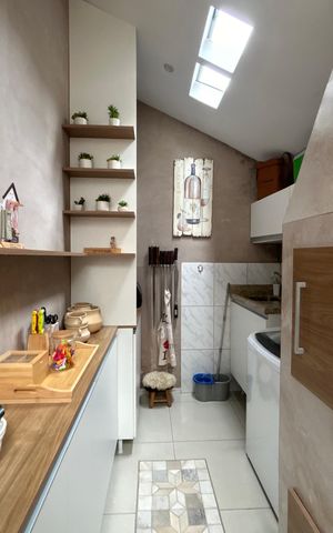 Casa à venda com 150m², 4 quartos e 2 vagas Casa à venda com 150m², 4 quartos e 2 vagasÁrea de Serviço