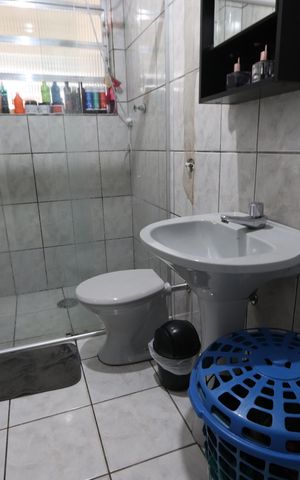 Casa à venda com 134m², 3 quartos e 2 vagasBanheiro