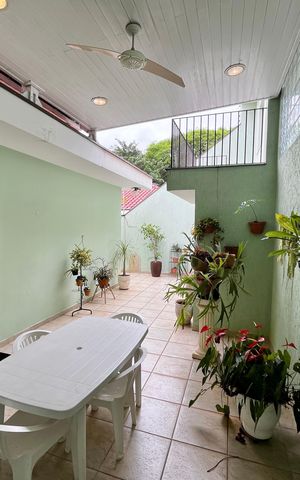 Casa à venda com 317m², 4 quartos e 4 vagas Casa à venda com 317m², 4 quartos e 4 vagasQuintal Gourmet