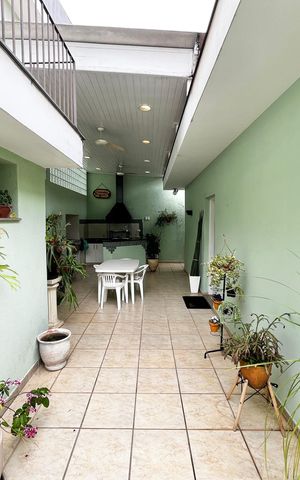 Casa à venda com 317m², 4 quartos e 4 vagas Casa à venda com 317m², 4 quartos e 4 vagasQuintal Gourmet