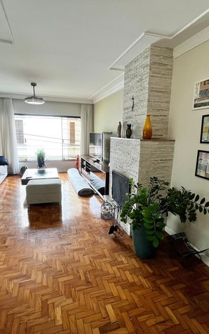 Casa à venda com 317m², 4 quartos e 4 vagas Casa à venda com 317m², 4 quartos e 4 vagasSala