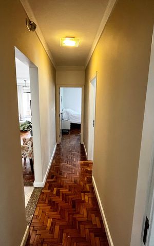 Casa à venda com 317m², 4 quartos e 4 vagas Casa à venda com 317m², 4 quartos e 4 vagasCorredor