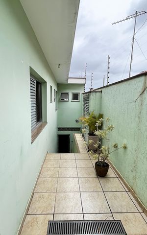 Casa à venda com 317m², 4 quartos e 4 vagas Casa à venda com 317m², 4 quartos e 4 vagasQuintal Gourmet