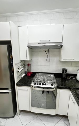 Casa à venda com 317m², 4 quartos e 4 vagas Casa à venda com 317m², 4 quartos e 4 vagasCozinha